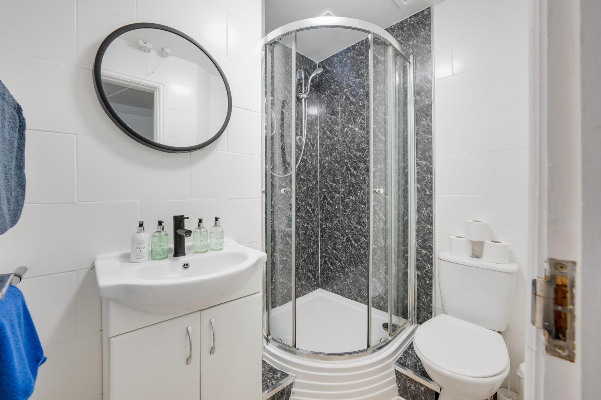 2 Bedroom Apartment For Up To 6 Nr Centre كارديف المظهر الخارجي الصورة